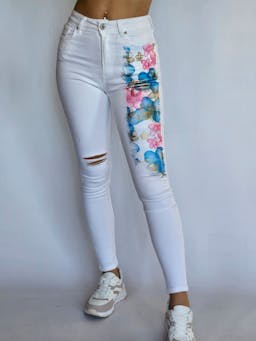 White Jeans with Metallic Flowersindex