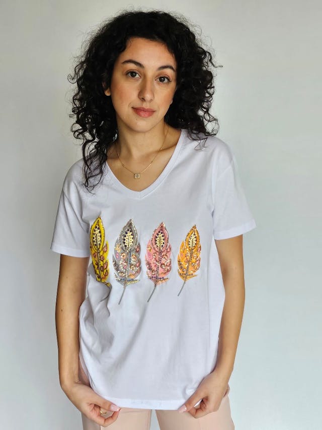 T-Shirt with Feathers