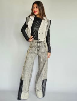 Grey and Leather Setindex